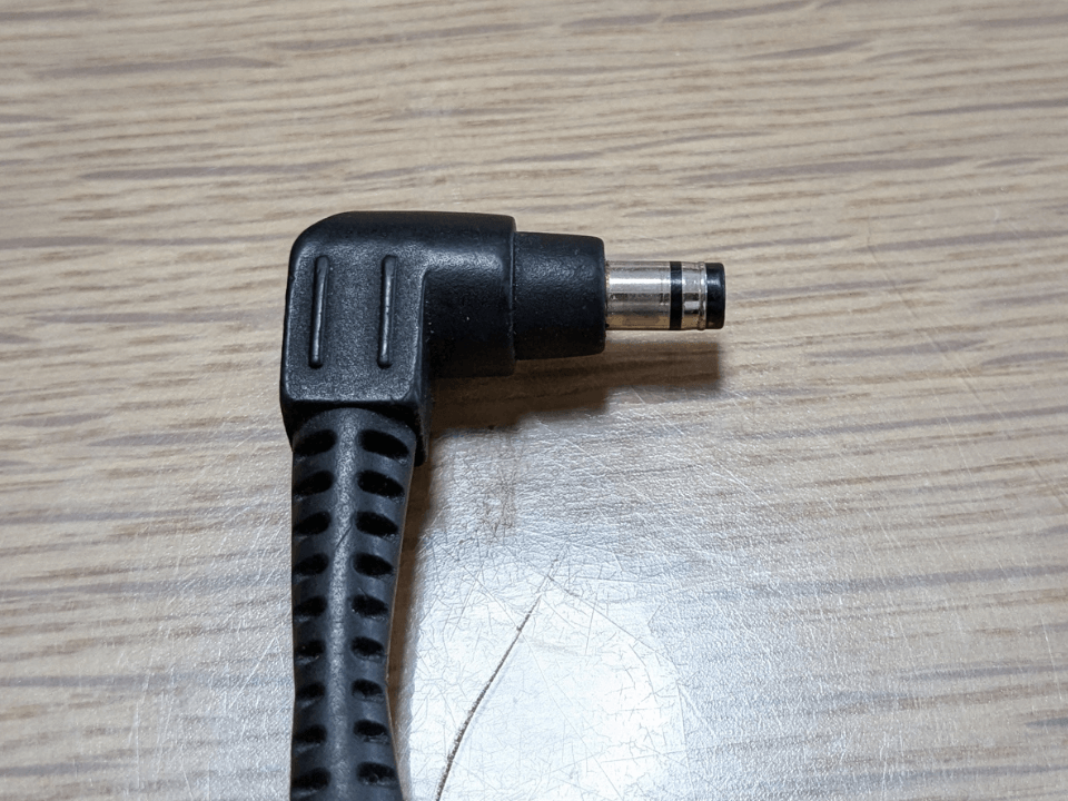 ACアダプタ　プラグ