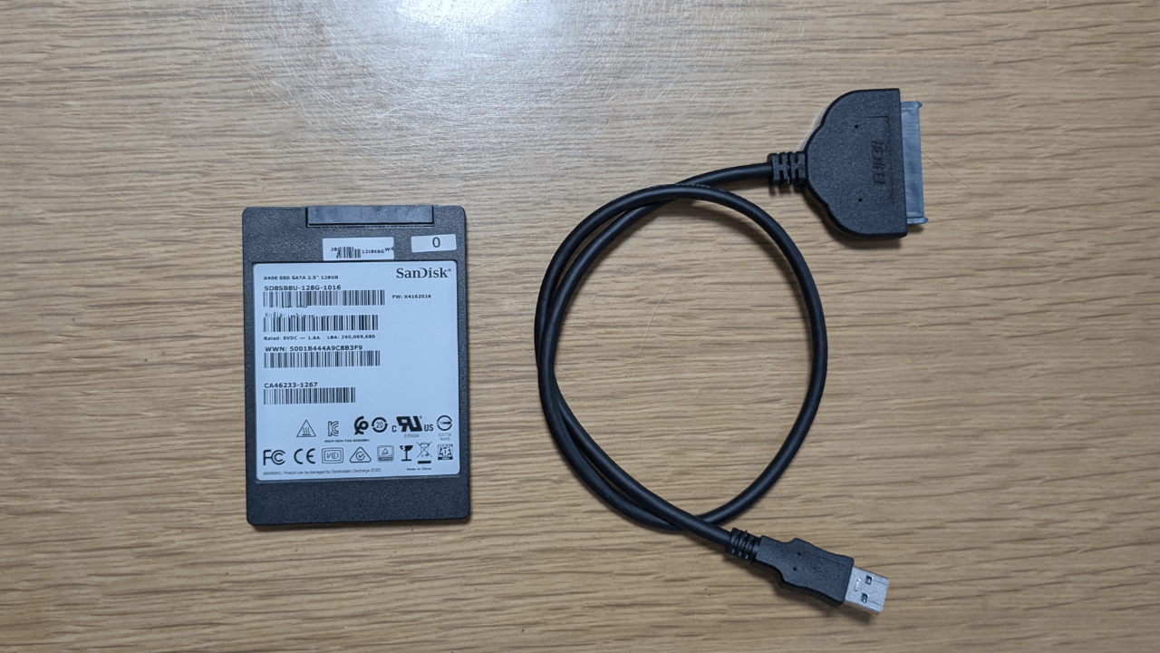 SSDと変換ケーブル